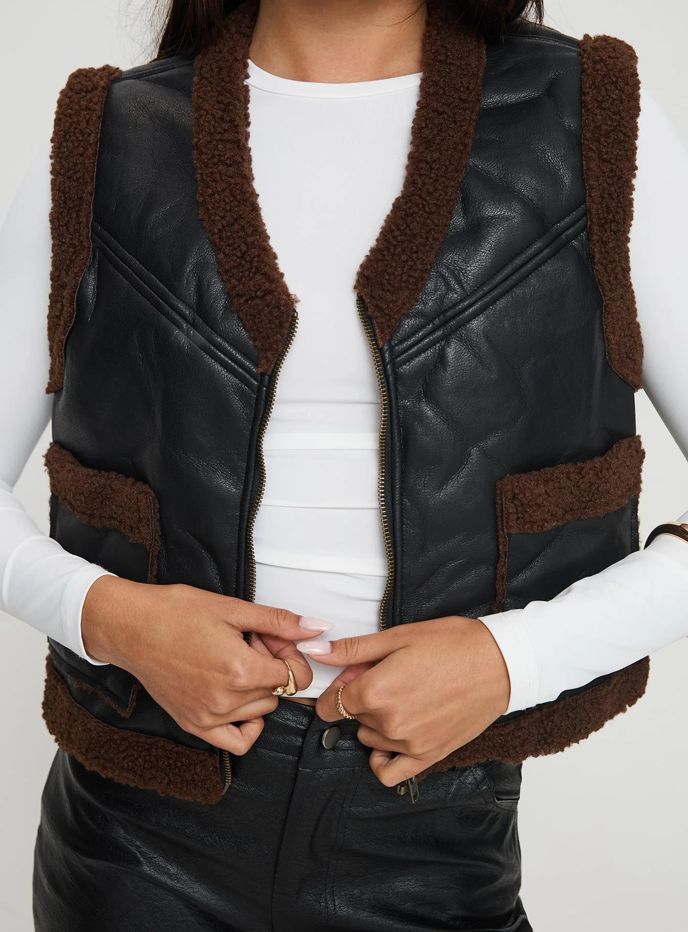 Henson Vest Black