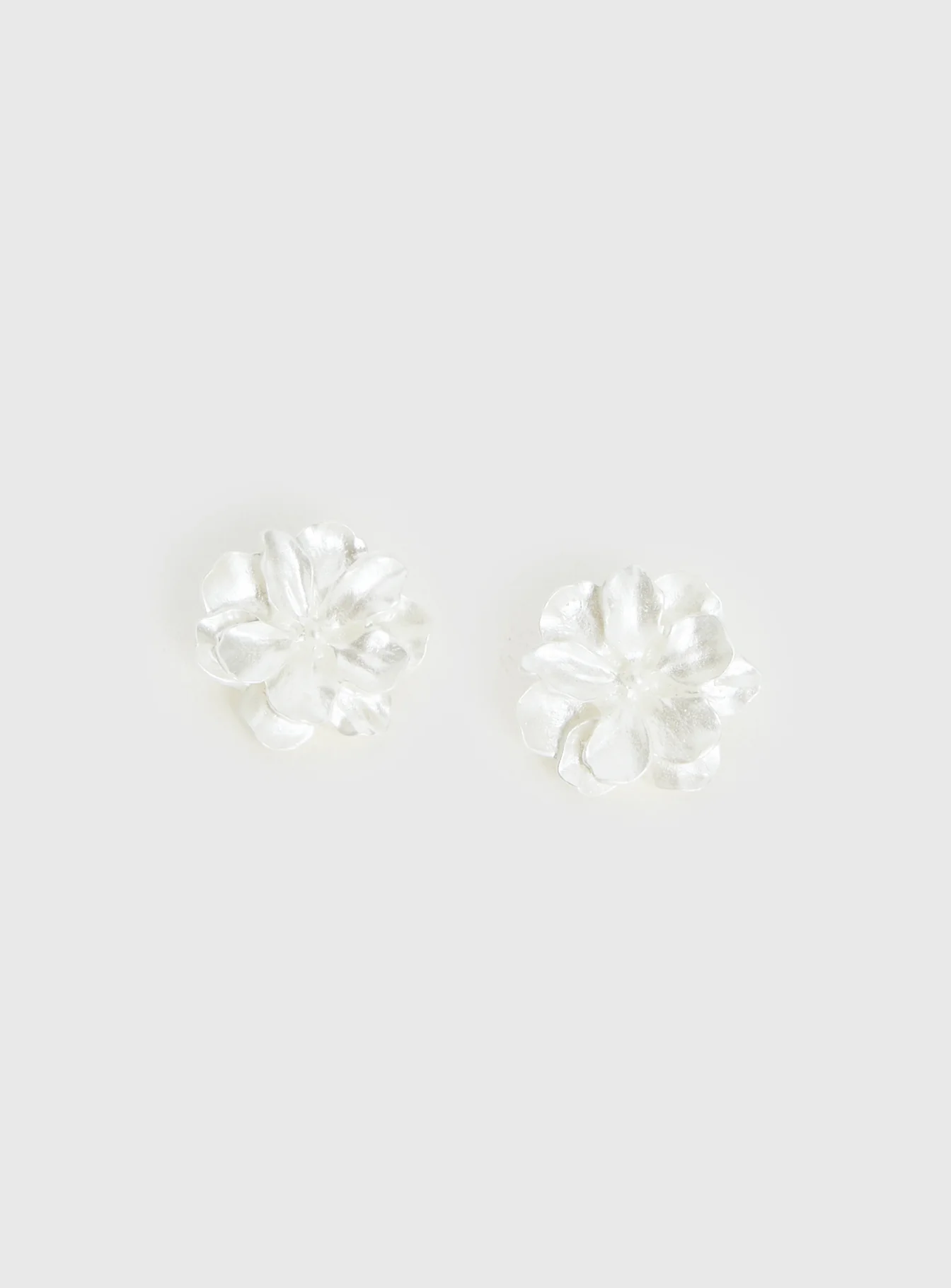 Livvy Floral Stud Earrings White