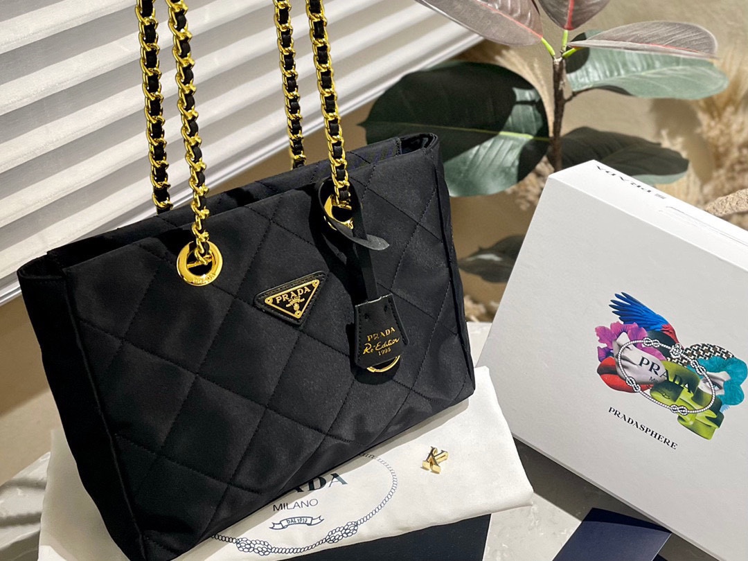 Pra new arrival tote bag size : 28 cm - Top Club