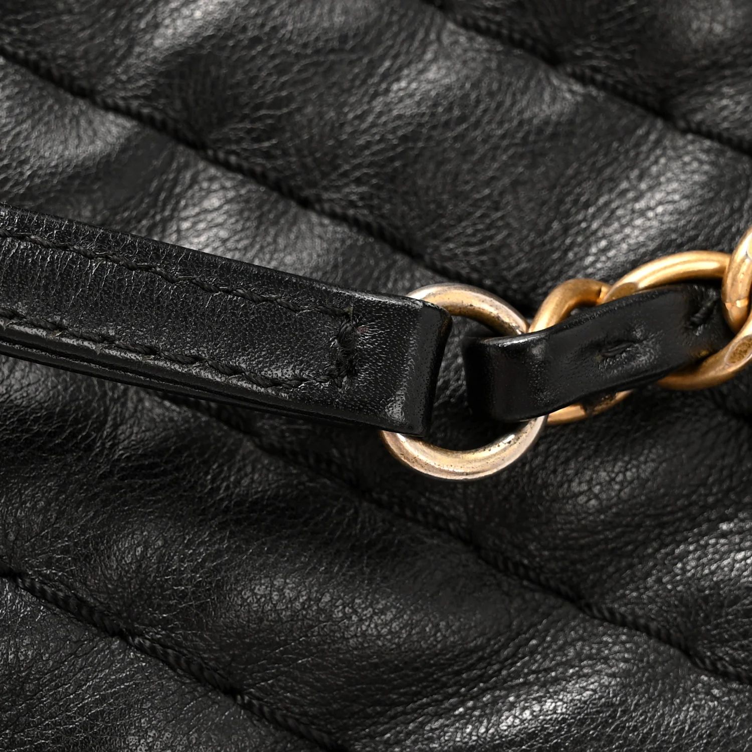 Calfskin Chevron Quilted Surpique Tote Black - Top Club