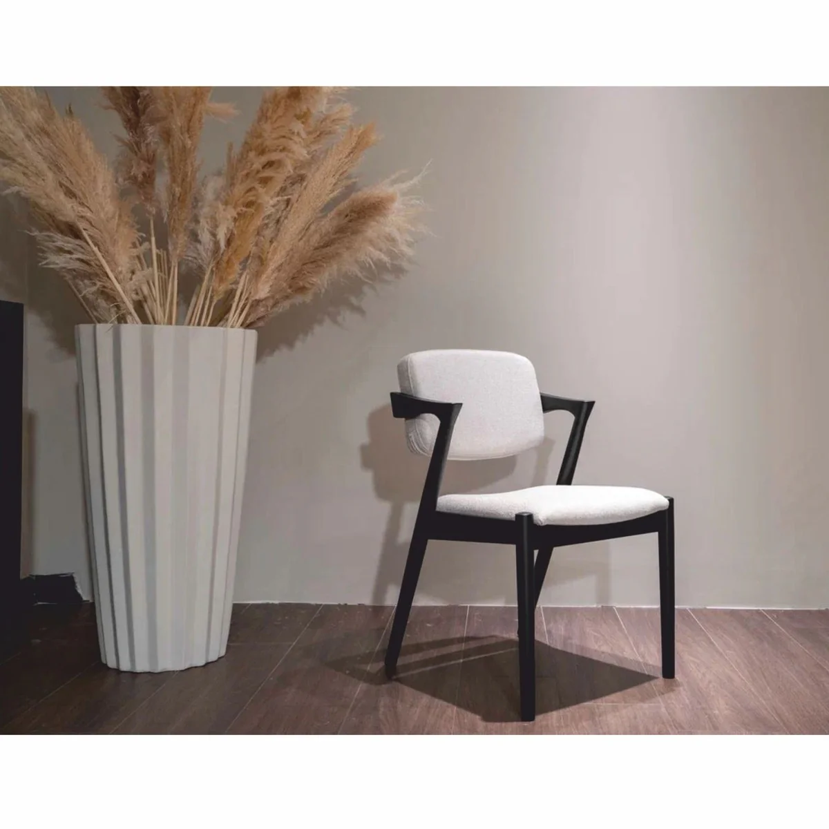 Luxury dining room set black / white - 1 dining table and 6 dining chairs with armrests