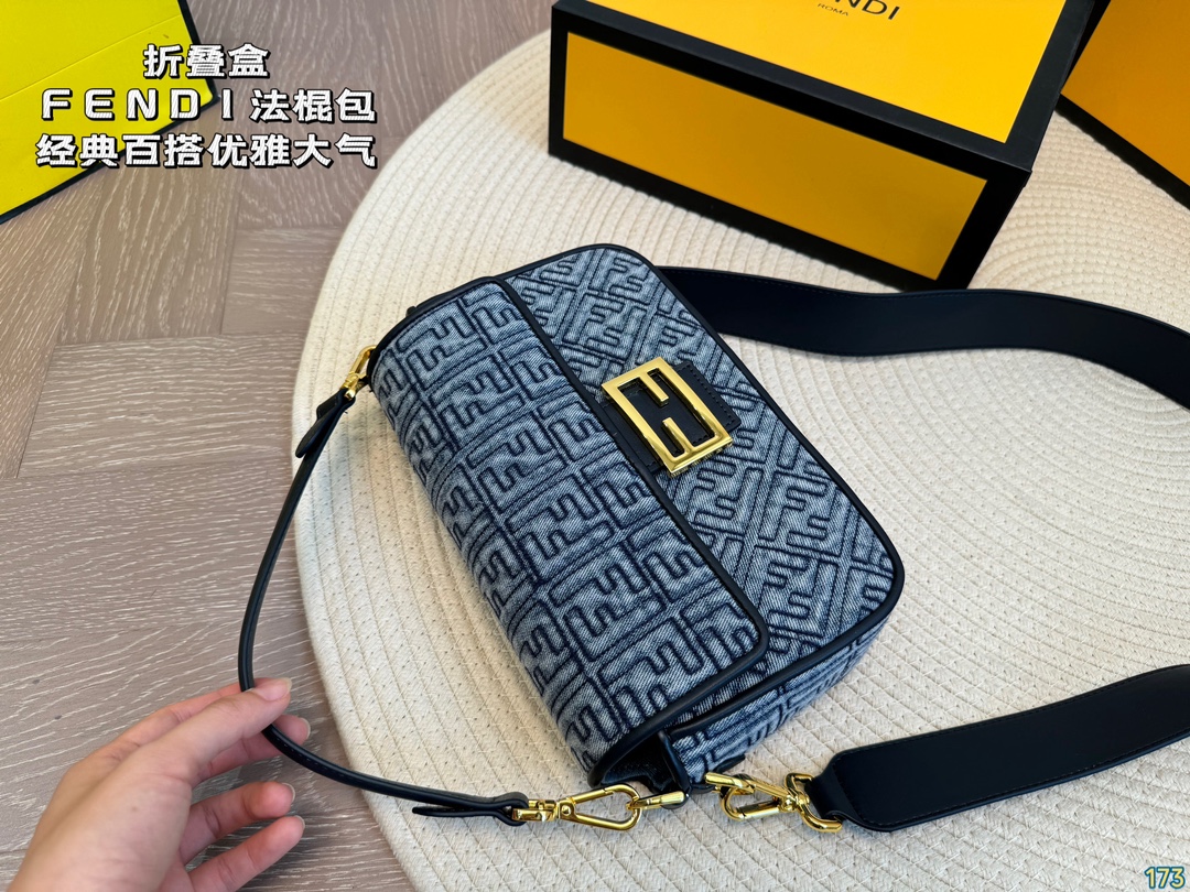 Fen new arrival bag size: 25 * 14 cm - Top Club