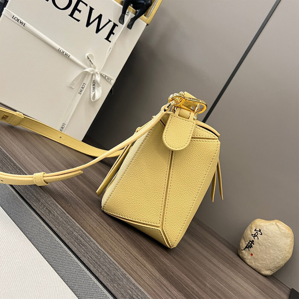 LOEWE Small Puzzle Bag - Top Club