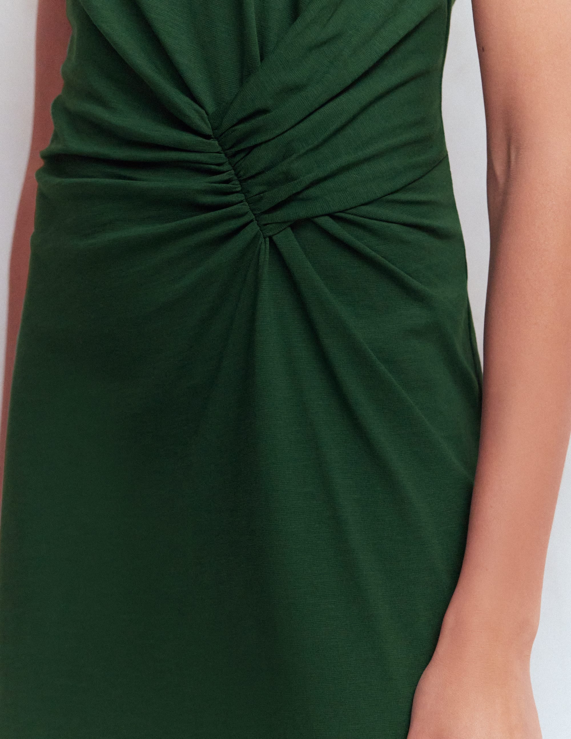 Delilah Kurzes Kleid mit Twistdetail-Jagdgrün