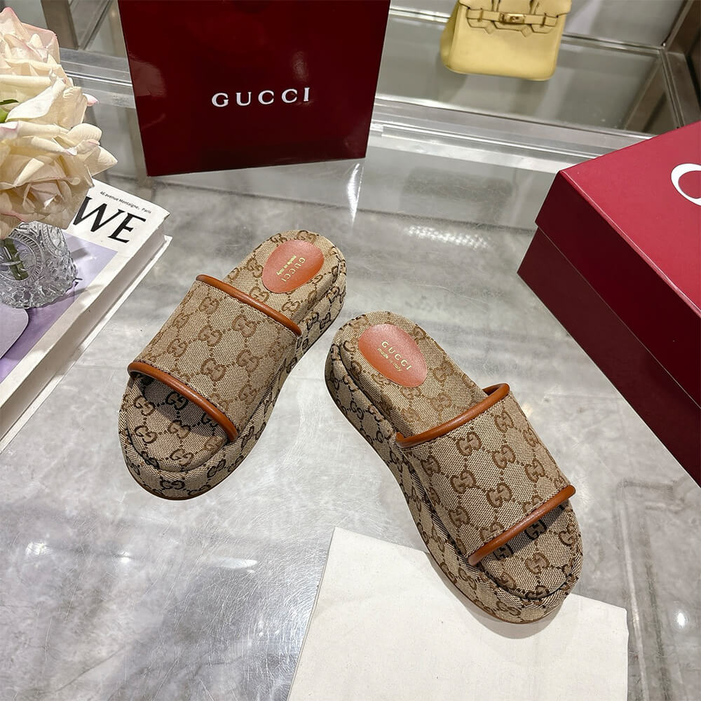 GUCCI Women s GG platform sandal - Top Club