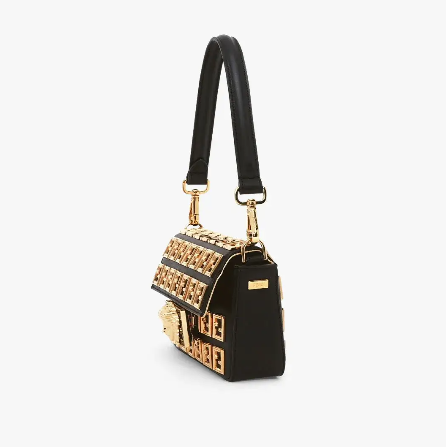 Brooch mini baguette �C Fendace Black leather bag with gold FF motif - Top Club