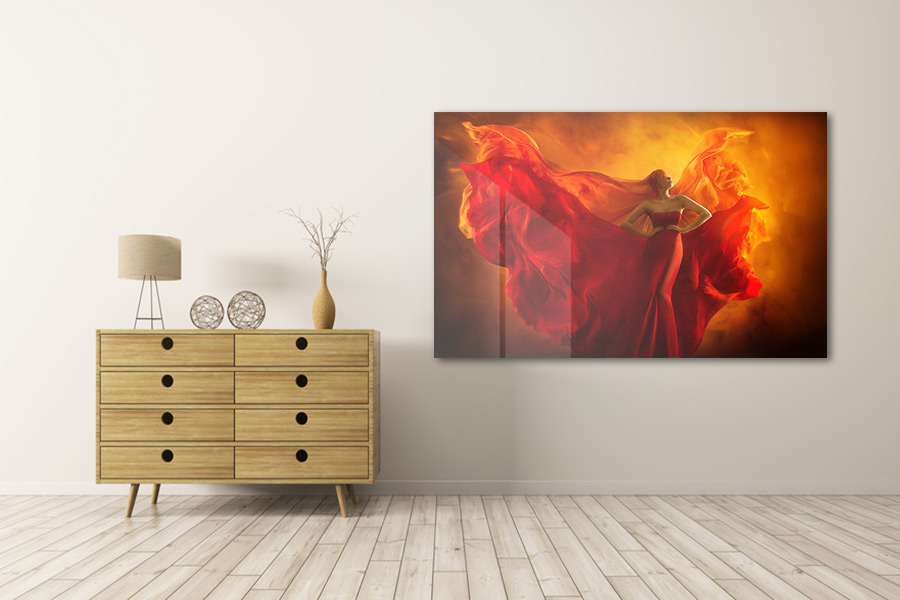 Glasschilderij Woman in Red 90 x 60 cm