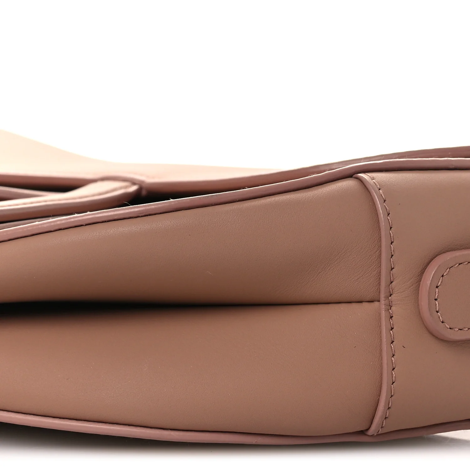 Ultra Matte Calfskin Saddle Bag Fard - Top Club