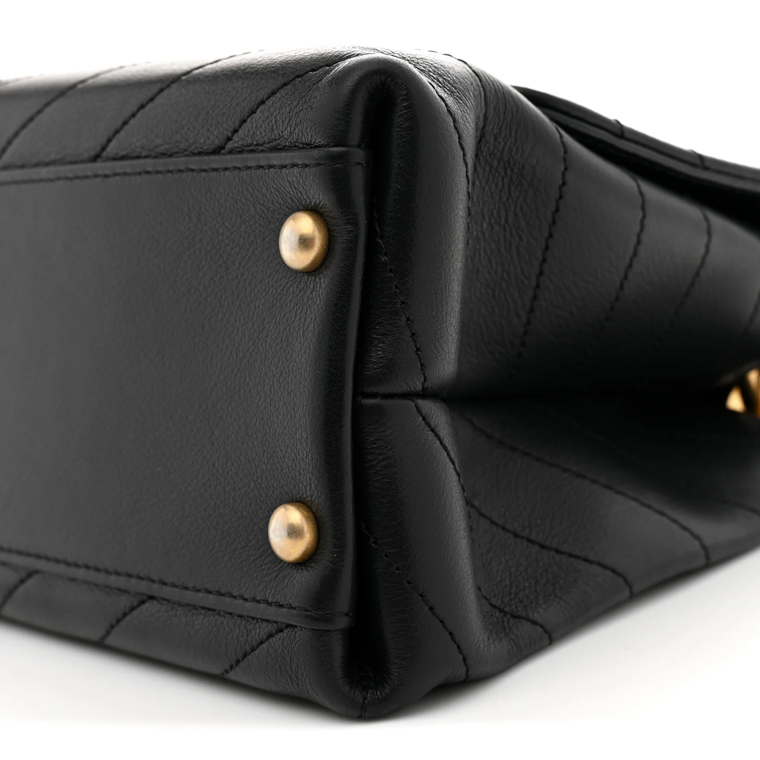 Grained Calfskin Snakeskin Small Chevron Chic Top Handle Flap Black - Top Club