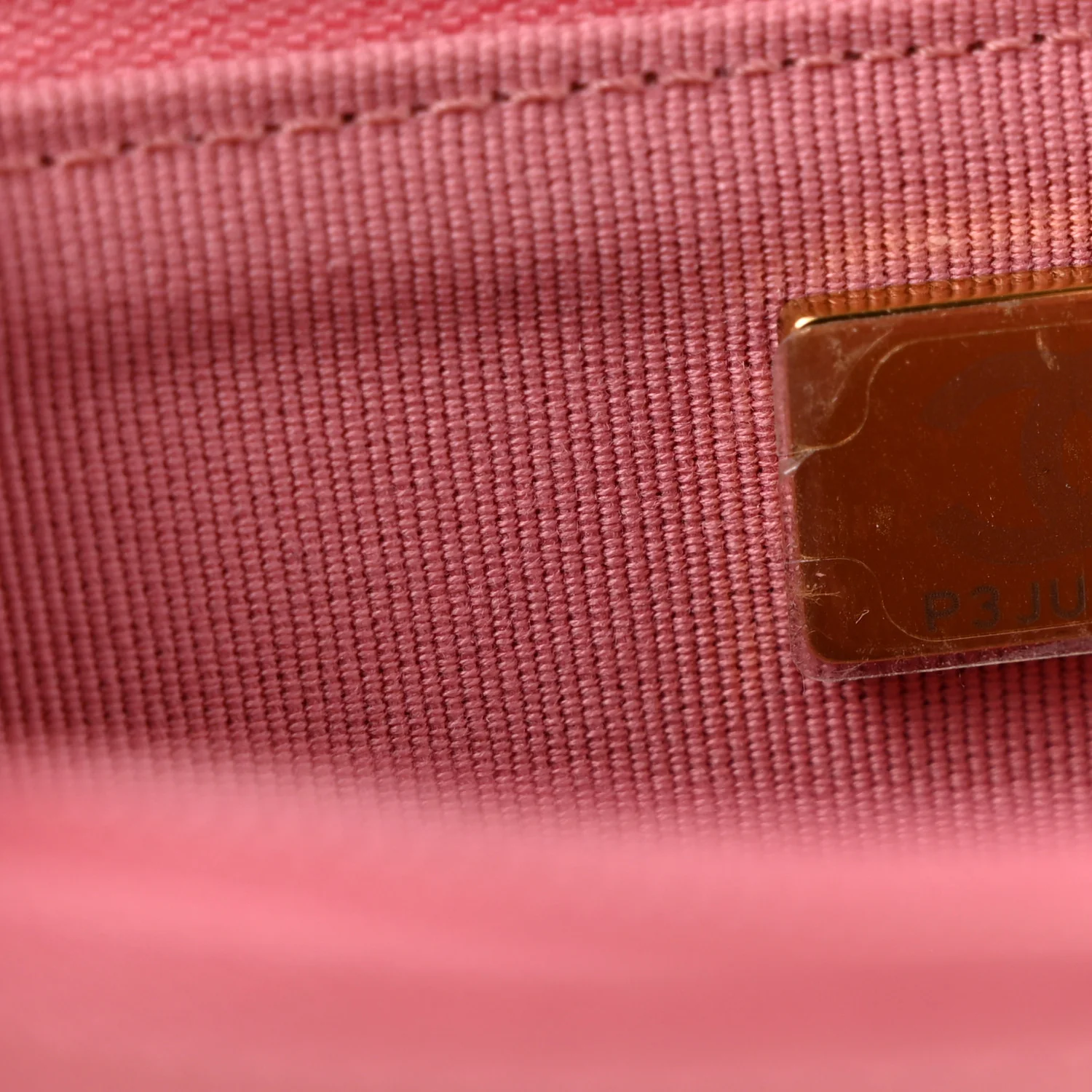 Caviar Quilted Wallet on Chain WOC Pink - Top Club