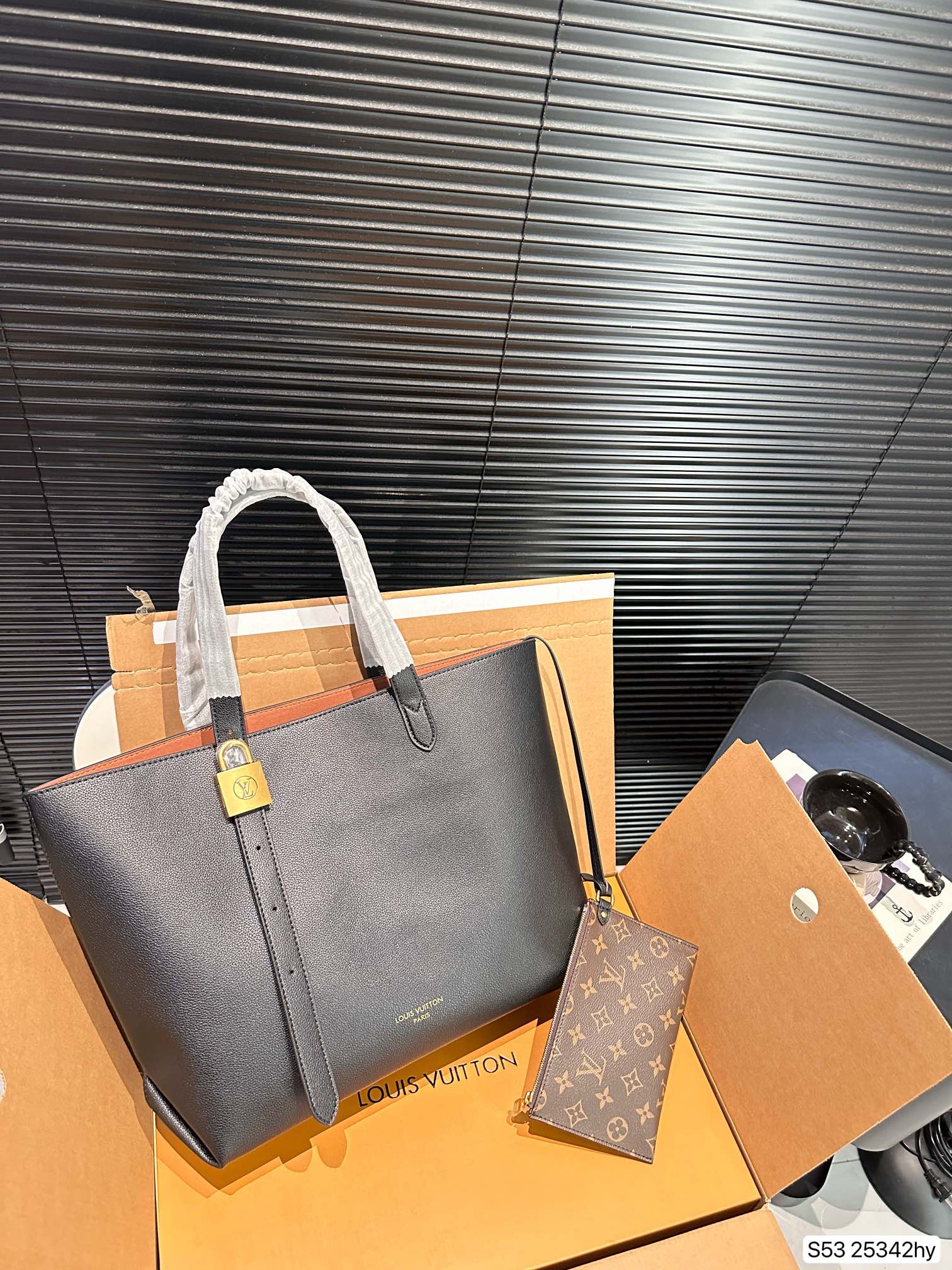 Louis new arrival lock hobo tote bag size��47 * 31 cm - Top Club