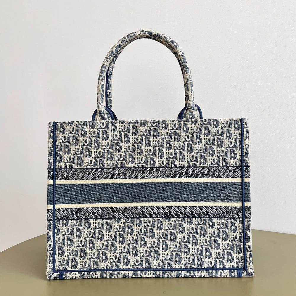 Dior Medium Dior Book Tote - Top Club