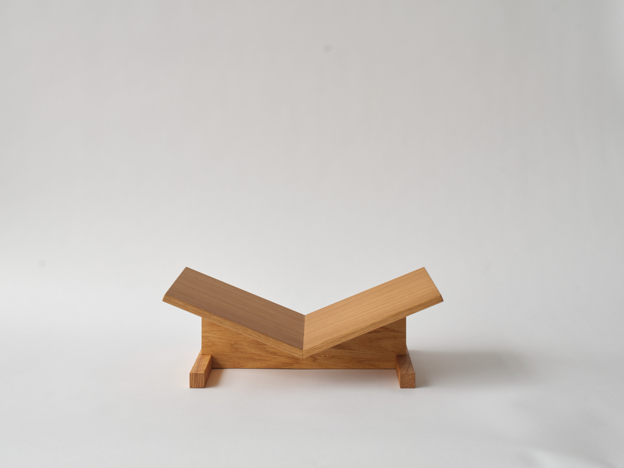 Boekenstandaard Page Oak