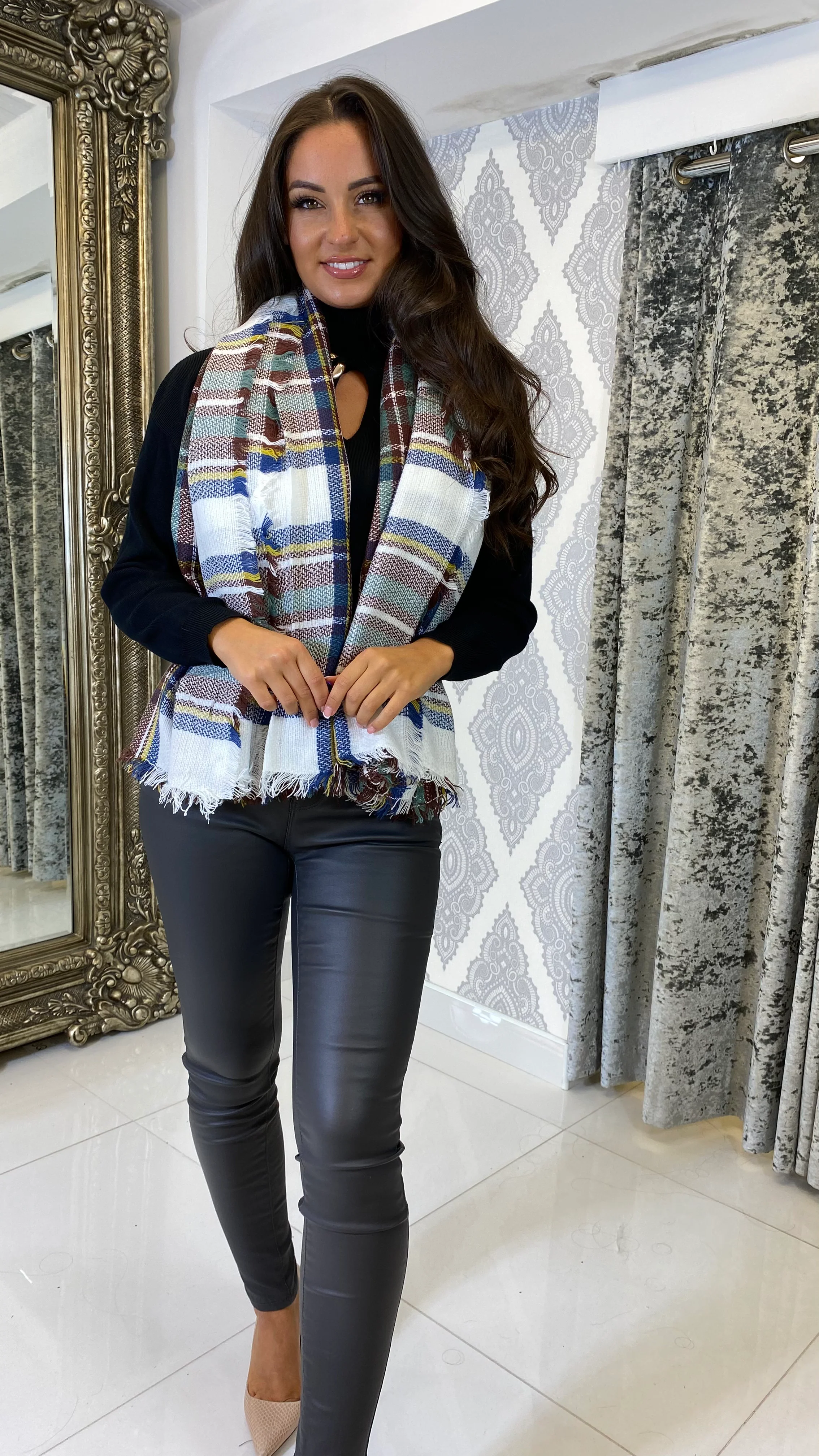 Purple/White Checked Daywear Scarf for Winter