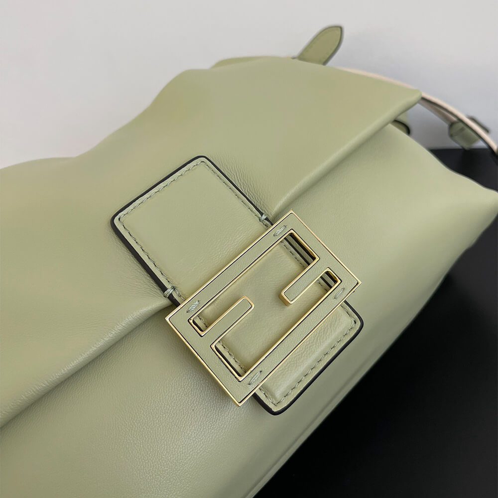 Fendi Mamma Baguette Medium(high-end grade) - Top Club