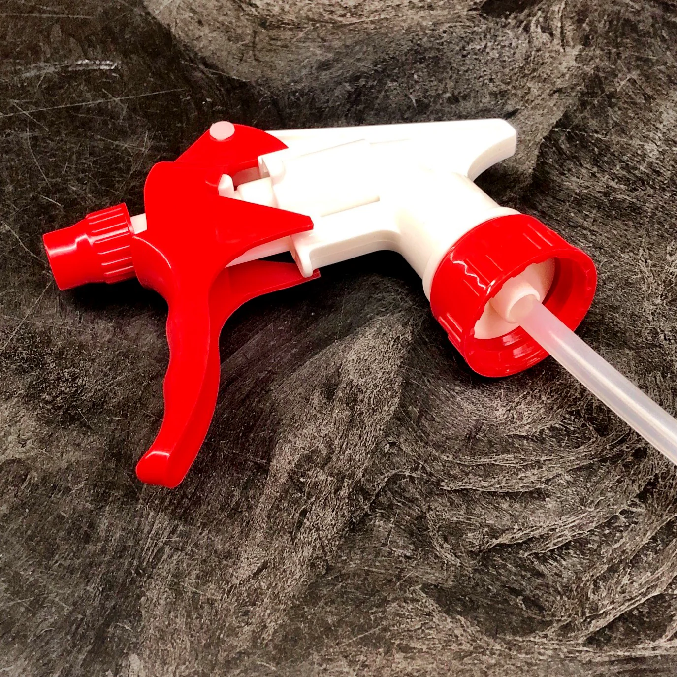 RED/WHITE TRIGGER SPRAYER WITH 8