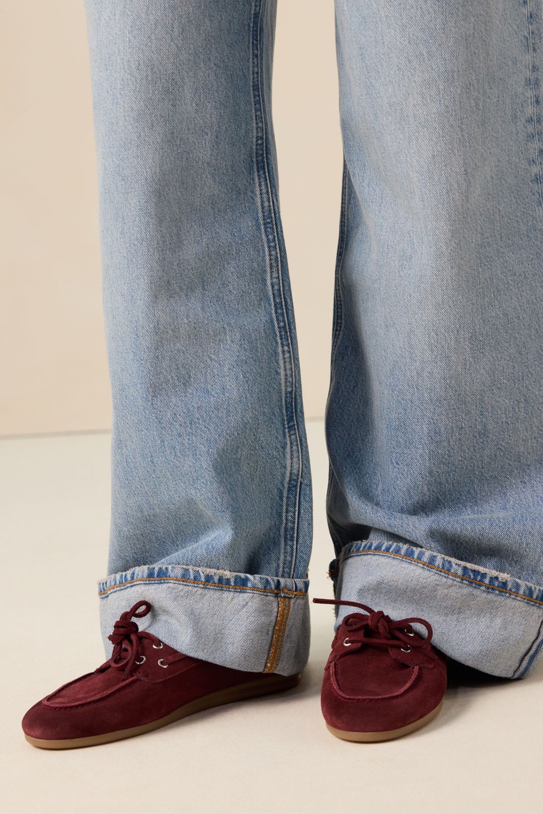 Donkerrode su&egrave;de bootschoenen