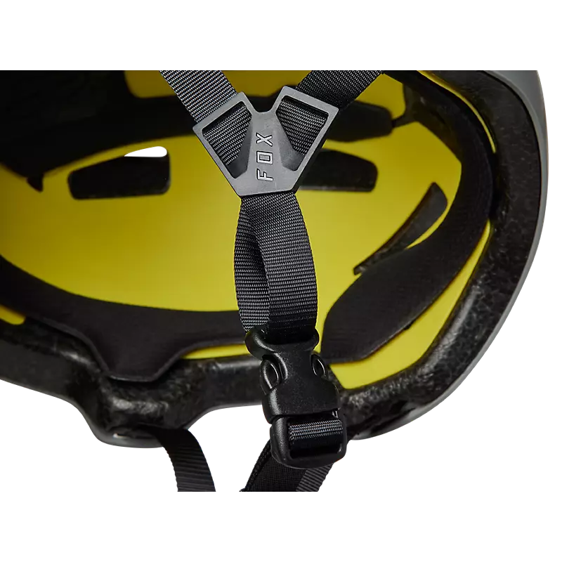 Flight helmet