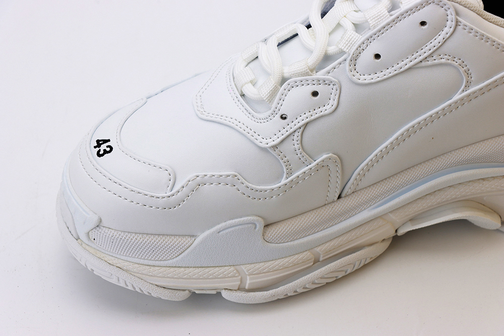 BALENCIAGA TRIPLE S SNEKAER  WHITE - Sneaker Replica Workshop