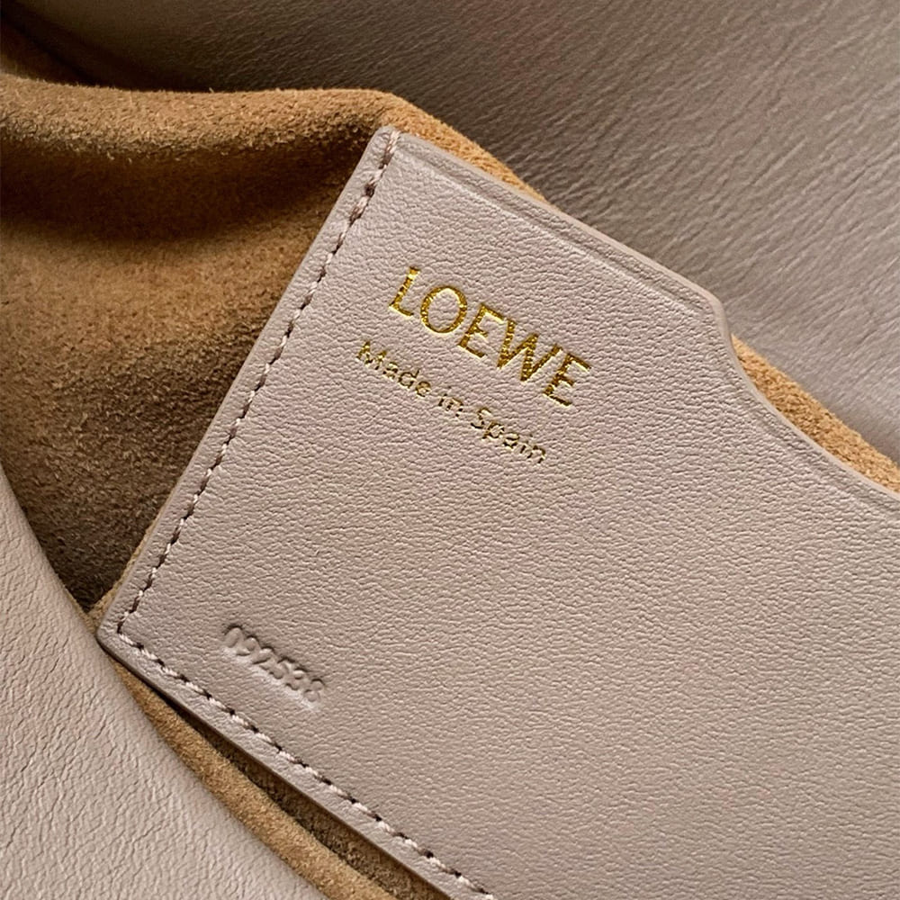 Loewe Medium Ola bag in smooth calfskin(HIGH-END GRADE) - Top Club