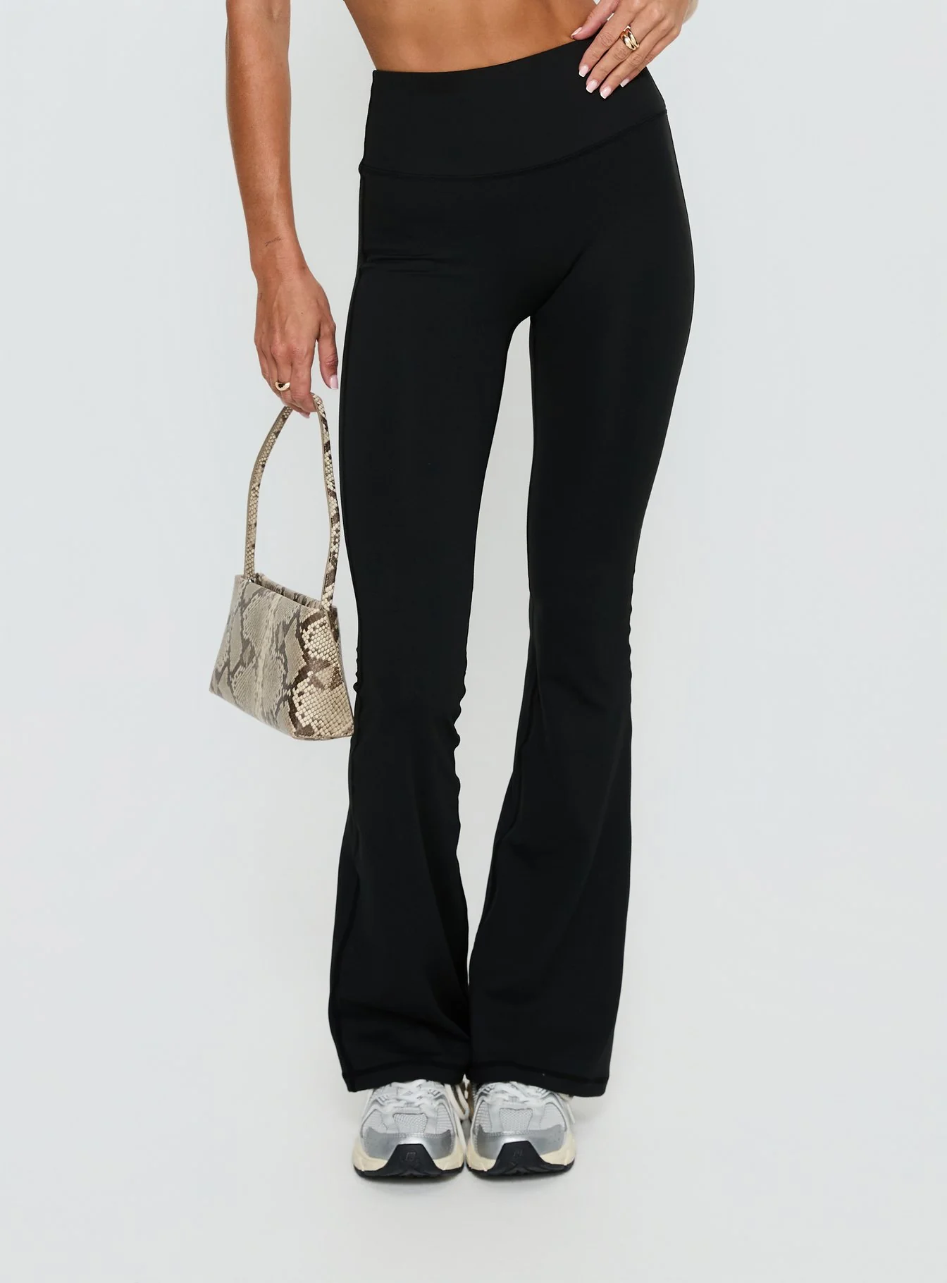 Energize Active Invisible Scrunch Flare Leggings Black