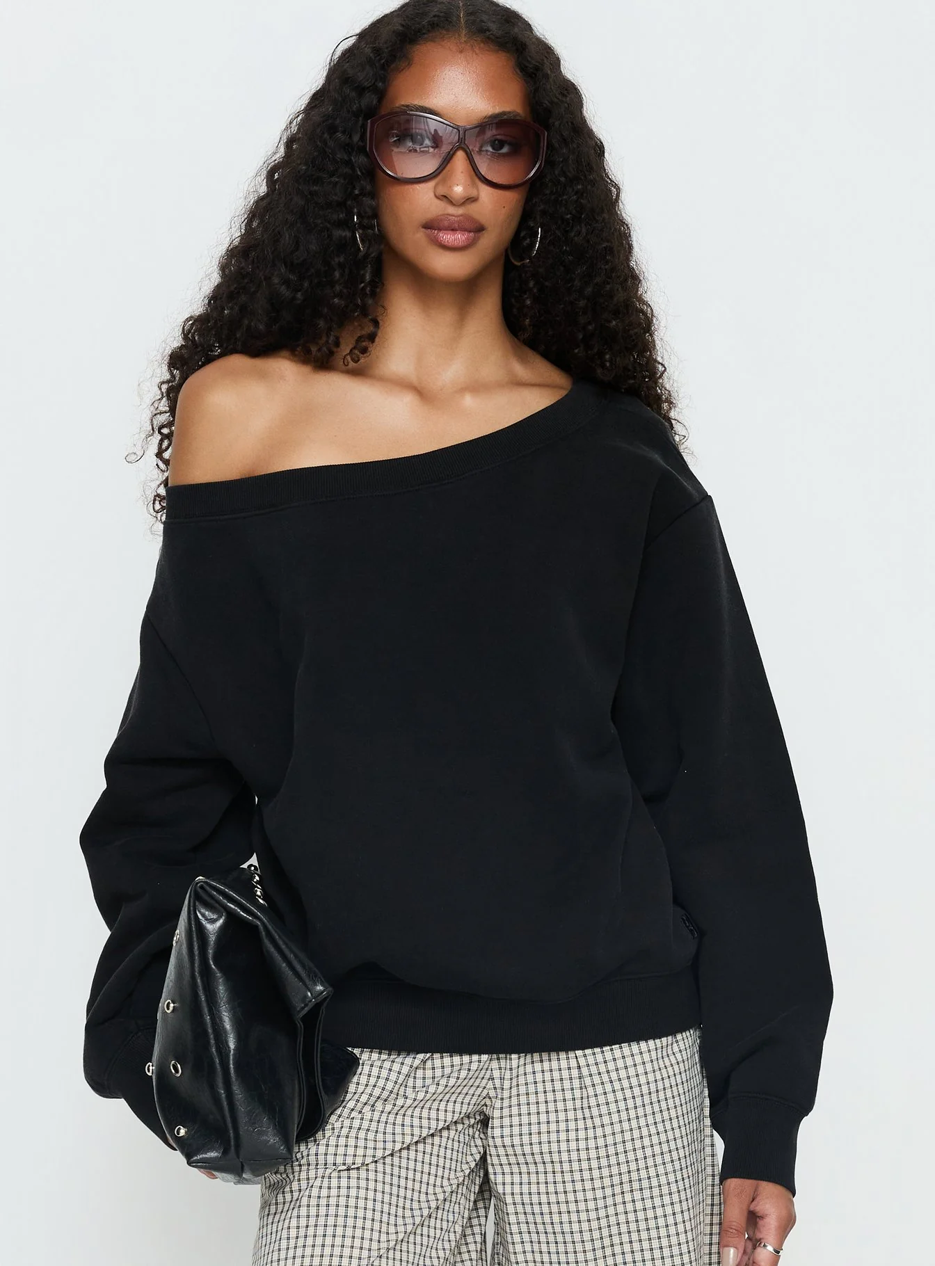 Wellness Off the Shoulder Jumper Washed Black