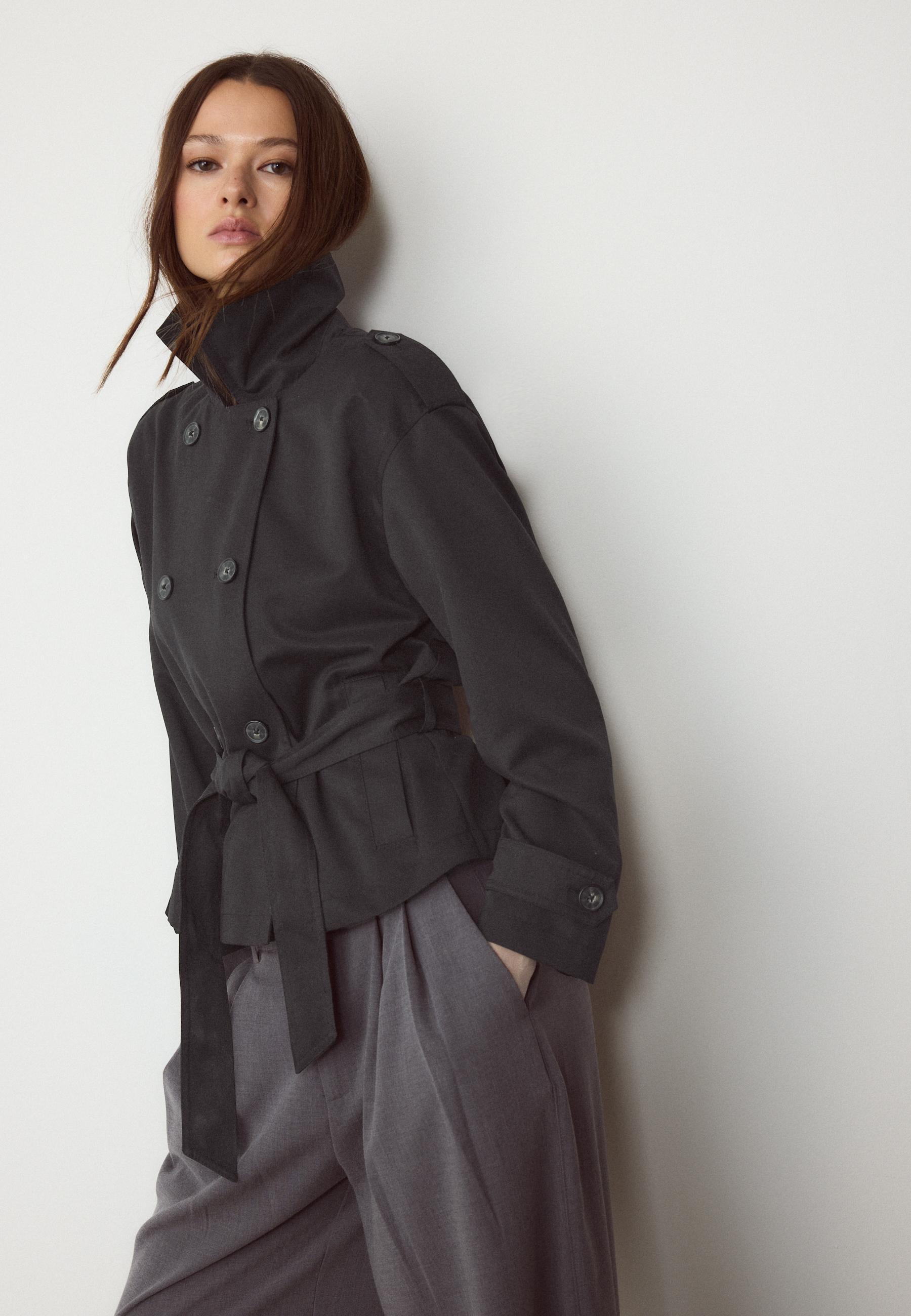 SHORT FLOWING TRENCH COAT WITH BELT