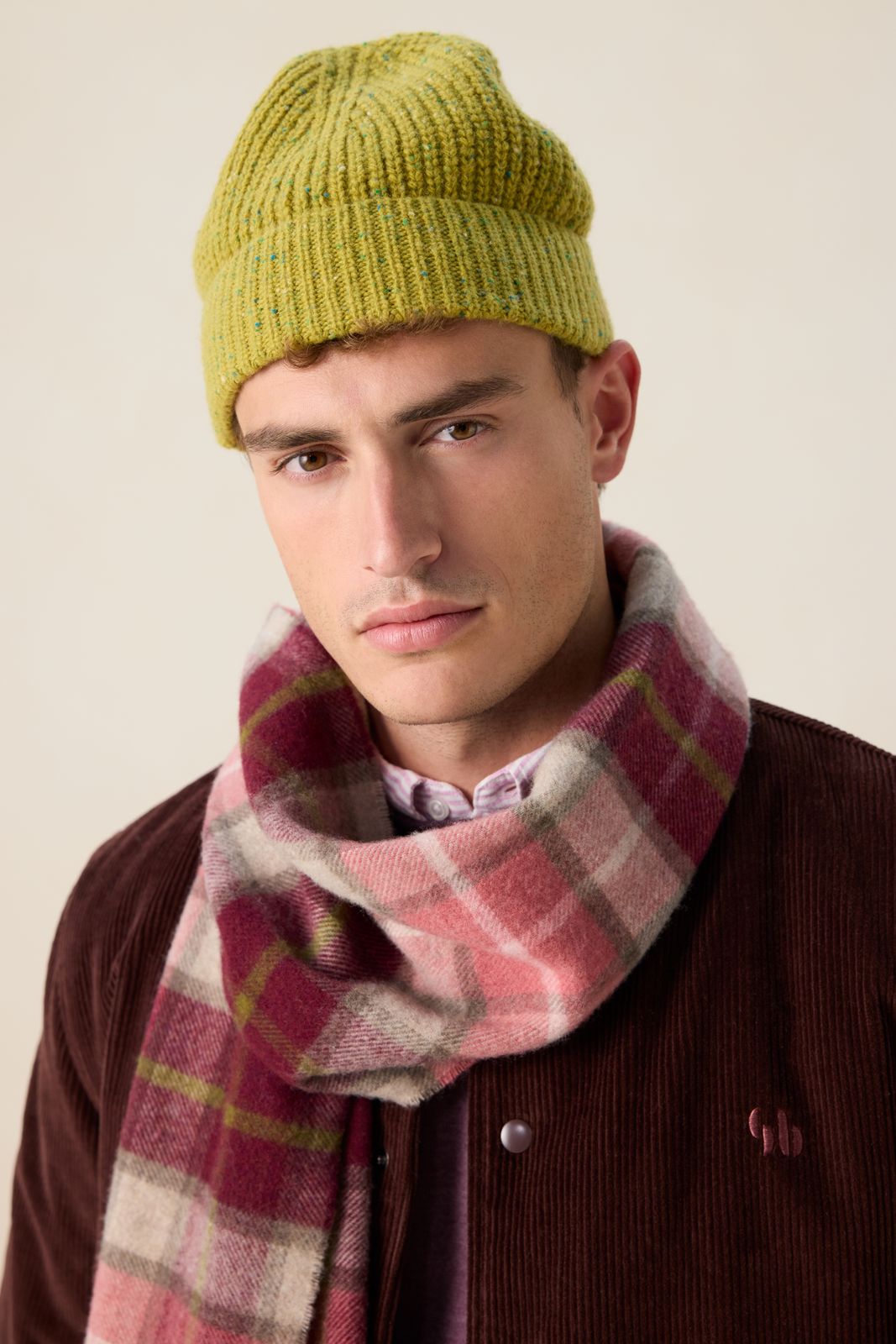 Lichtgroene wollen muts