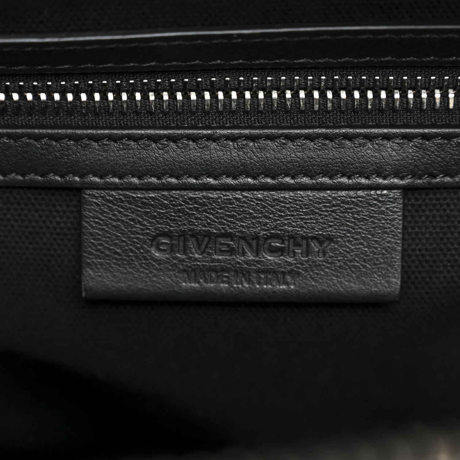 Calfskin Small Studded Antigona Black - Top Club