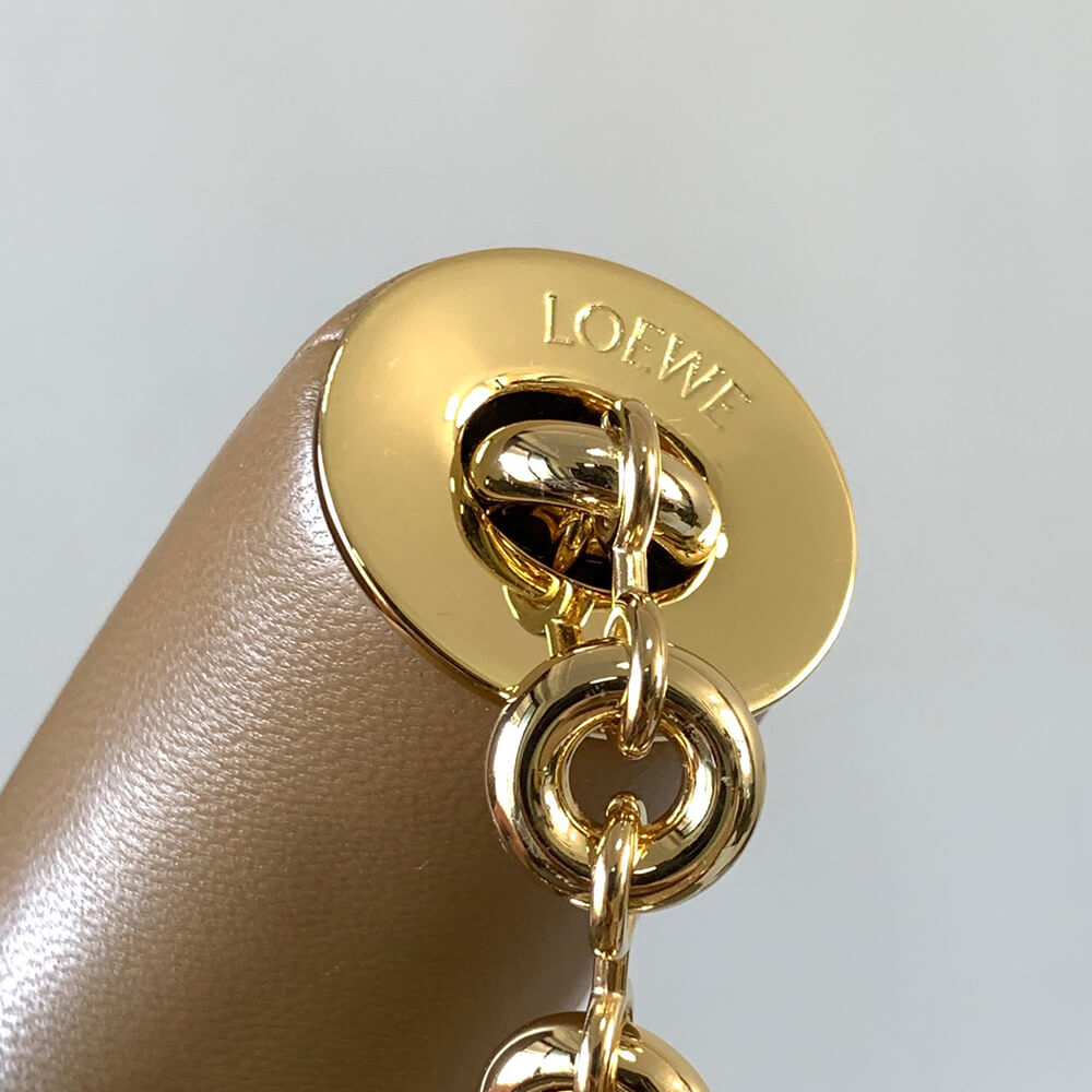 Loewe Medium Squeeze bag in nappa lambskin - Top Club
