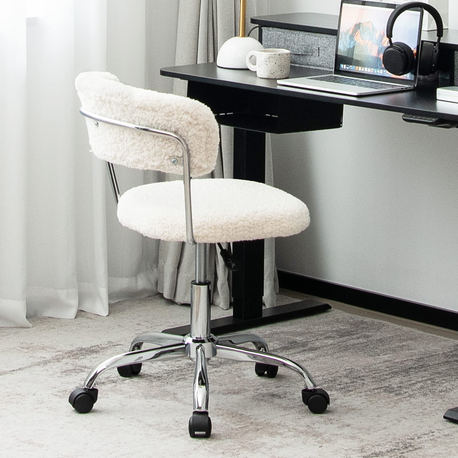 BEFOUNDLOVELY 360° Faux Fur Swivel Leisure Chair, Rolling Home Office Chair w/ Wheels & Adjustable Height,