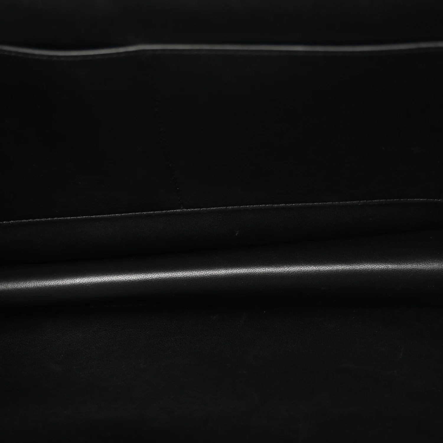Smooth Calfskin Medium Clasp Shoulder Bag Black - Top Club