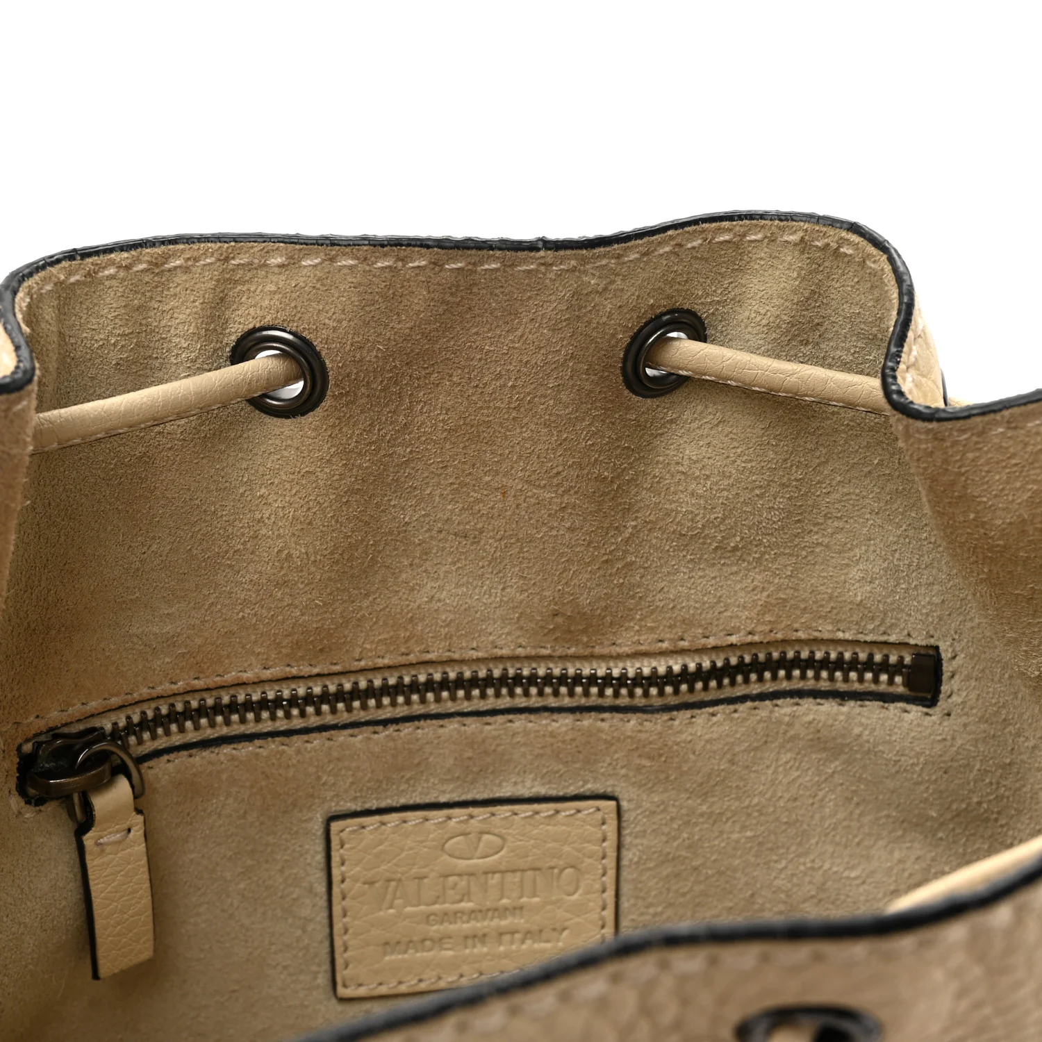 Grained Calfskin Rockstud Bucket Bag Ivory - Top Club