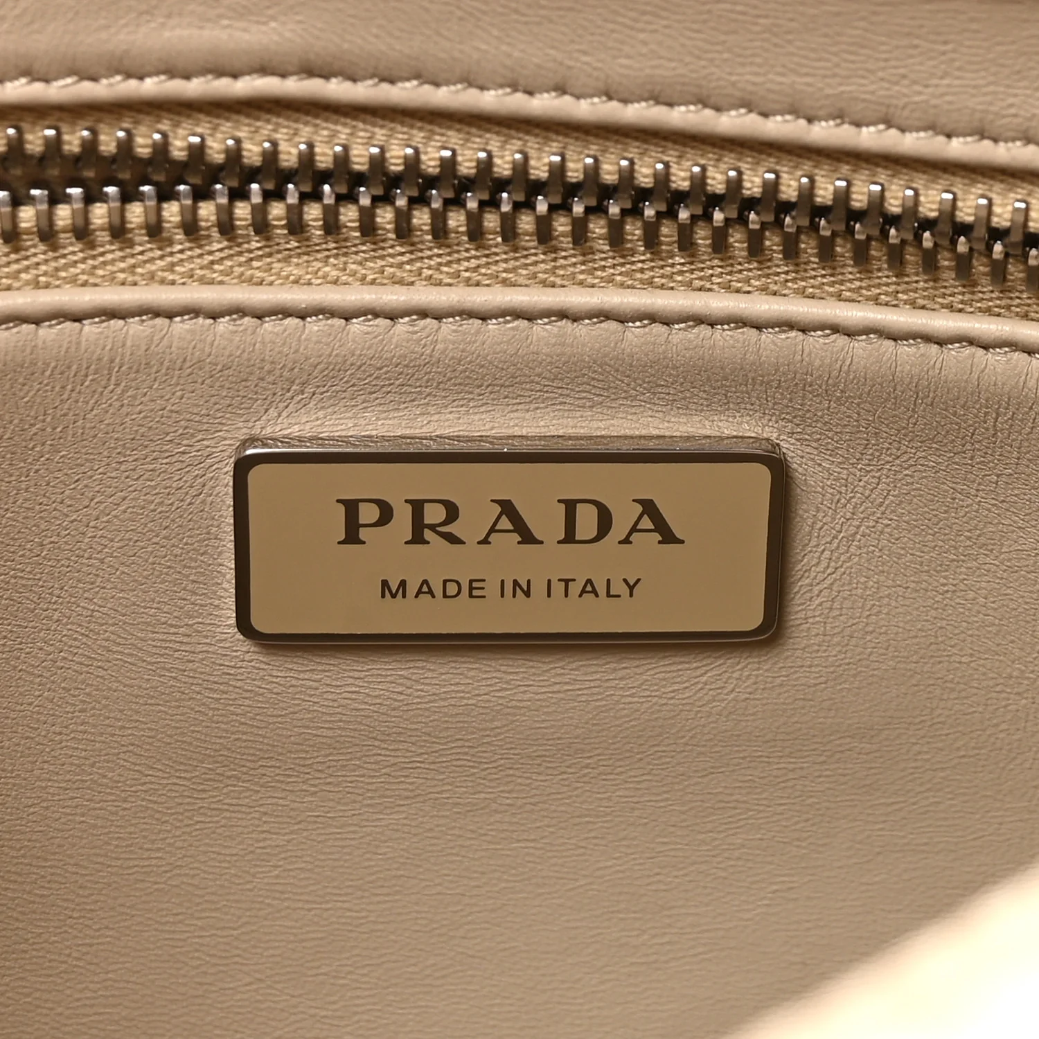Nappa Antique Medium Re-Edition 2001 Two Handle Bag Deserto - Top Club