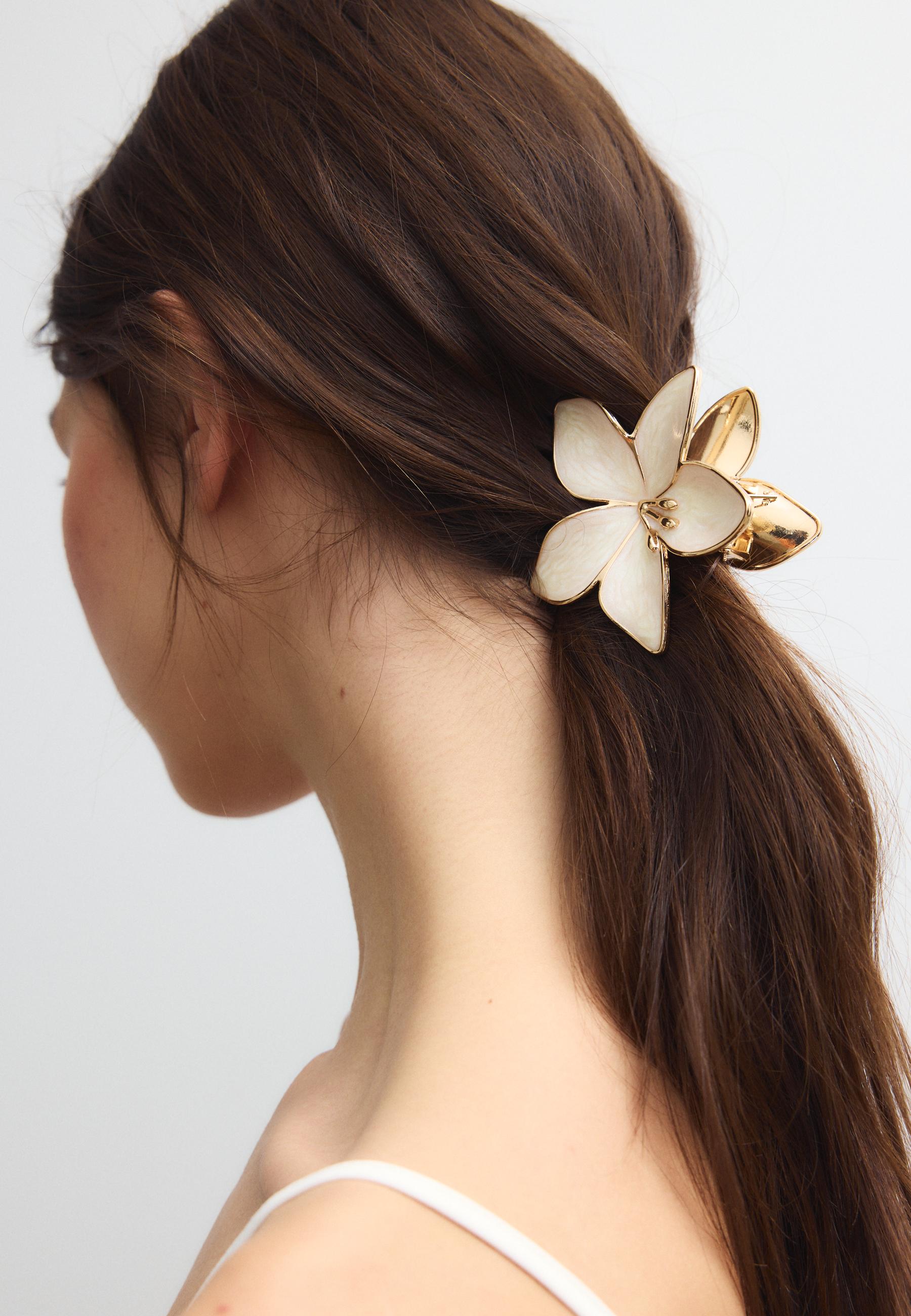 SET OF 3 FLOWER CLIPS