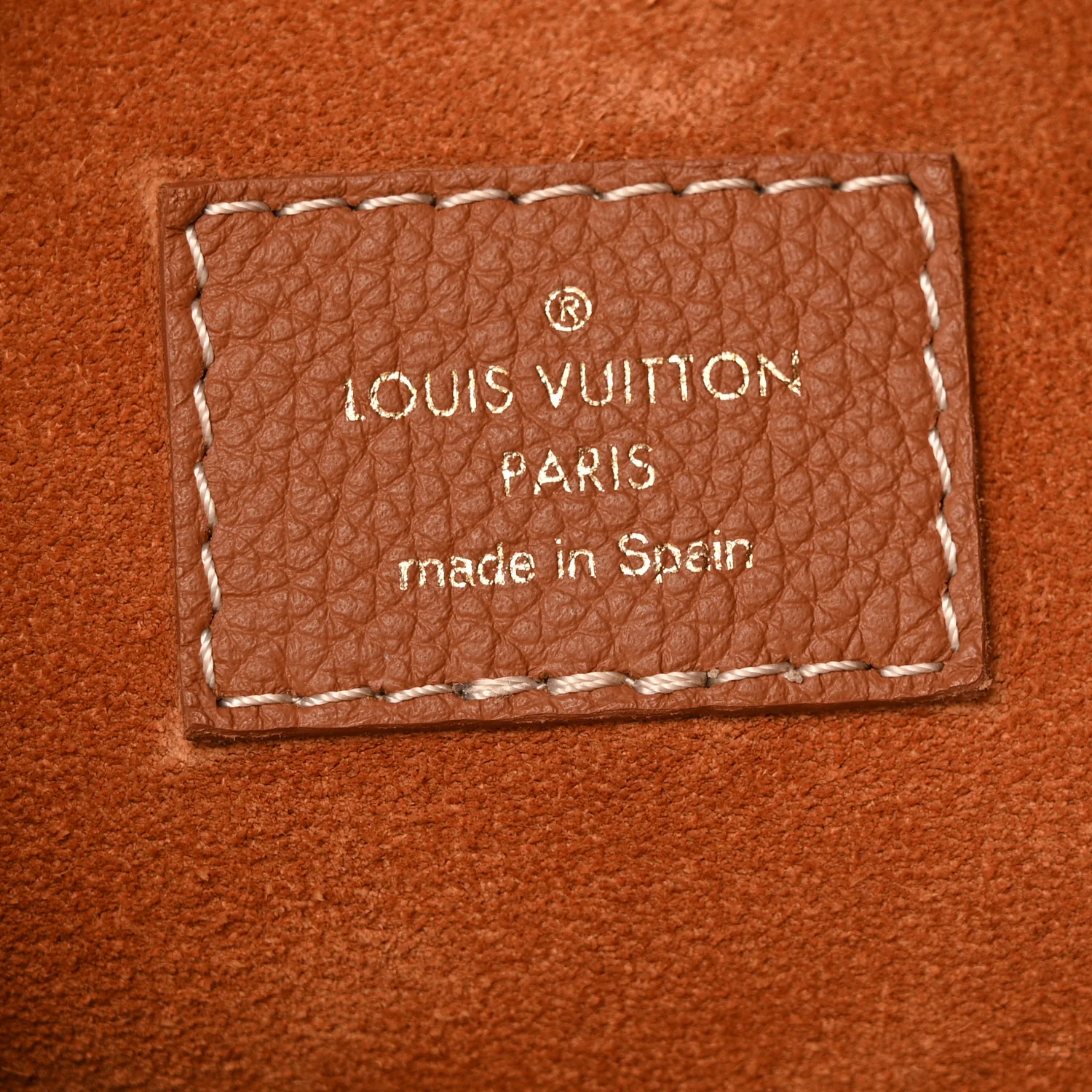 Grained Calfskin Low Key Hobo MM Cognac - Top Club