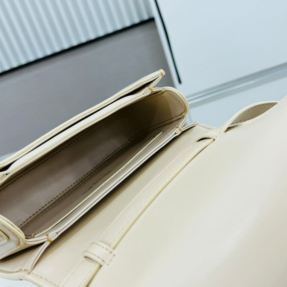 Medium 30 Montaigne Avenue Top Handle Bag - Top Club