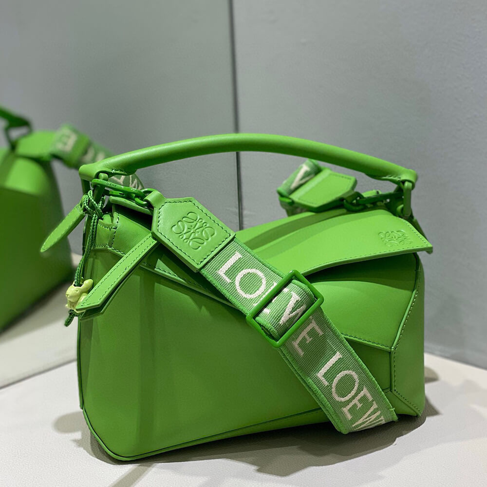 LOEWE Small Puzzle Bag - Top Club