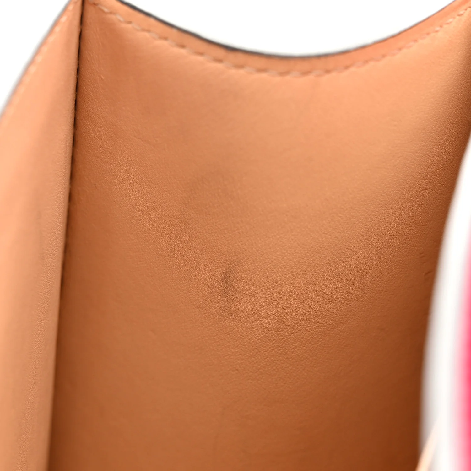 Carat Calfskin Gabrielle PM Fuchsia - Top Club