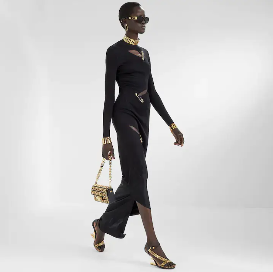 Brooch mini baguette �C Fendace Black leather bag with gold FF motif - Top Club