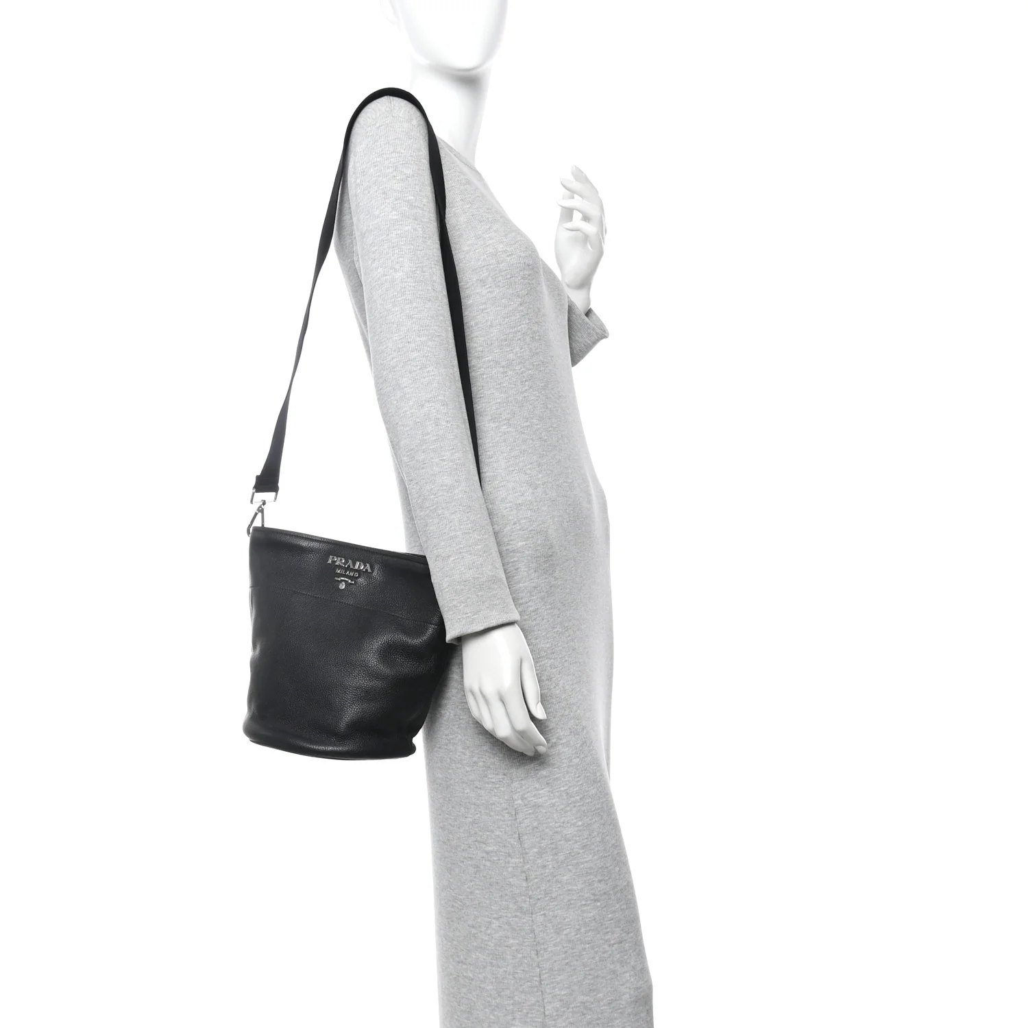 Vitello Daino Bucket Bag Black