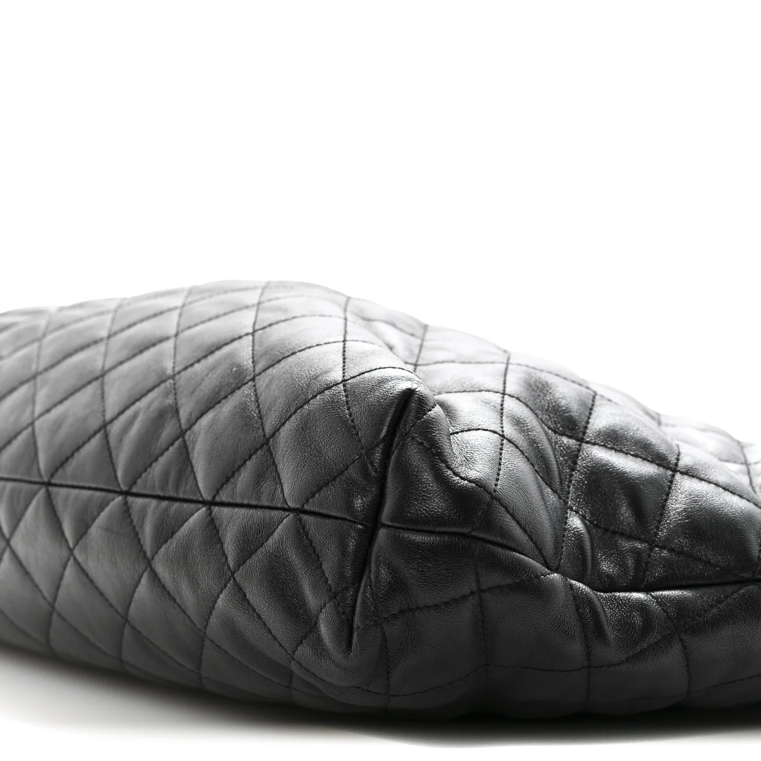 Lambskin Quilted Maxi Icare Shopping Tote Black - Top Club