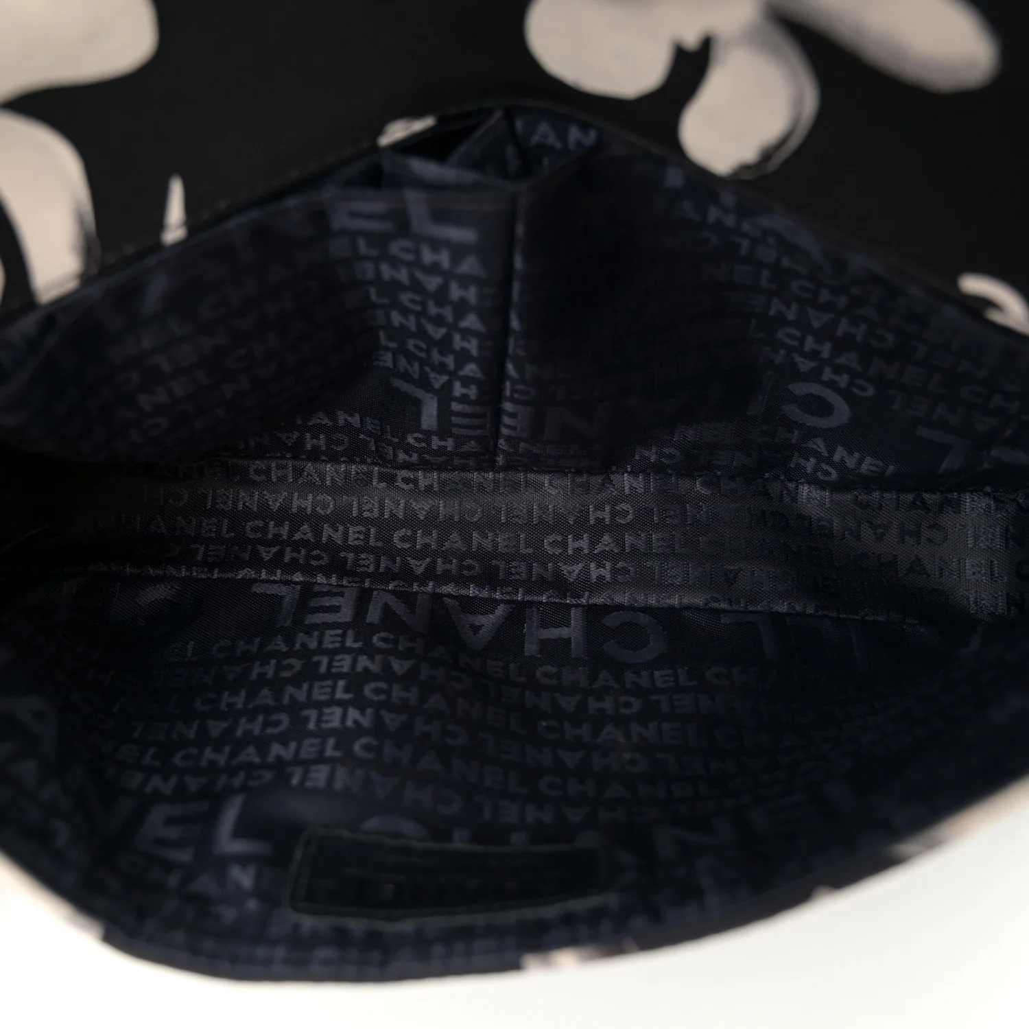 Silk Lambskin Tahiti Timeless Flap Navy White - Top Club