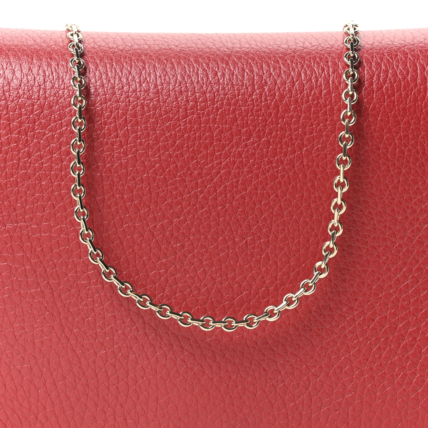 Pebbled Calfskin Rockstud Wallet on Chain Rouge Pur - Top Club