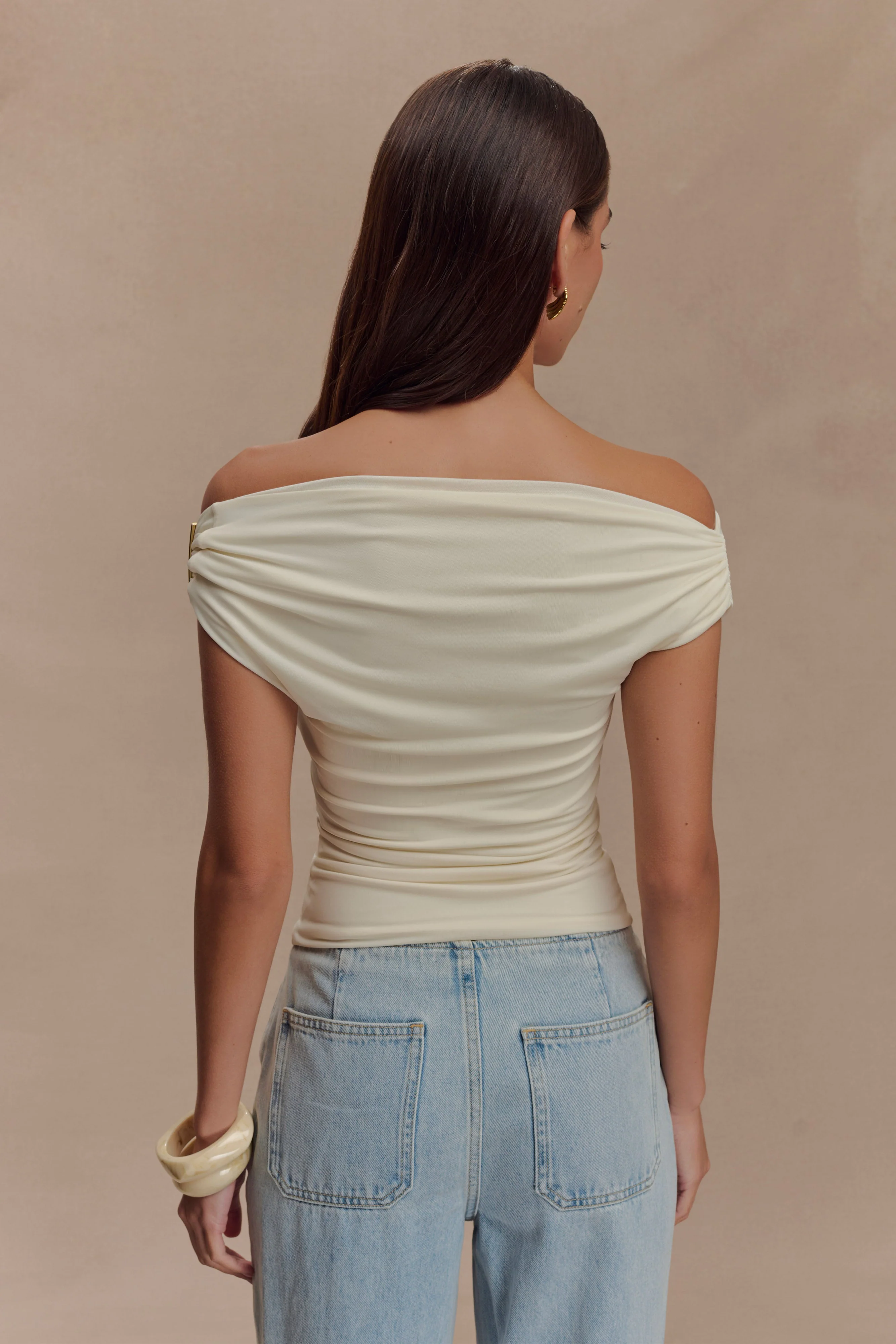 Kinsley Slinky Top With Hardware - Ivory
