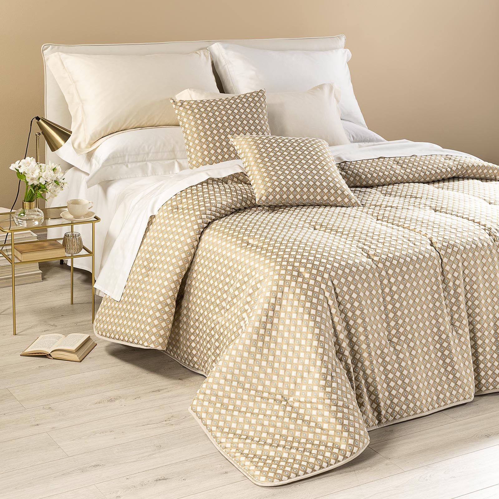 Very light in satin jacquard venere double gold dreaming