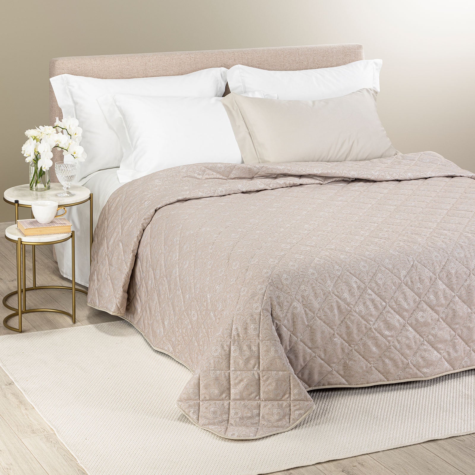 Copriletto Trapuntato In Raso Jacquard Danubio Matrimoniale Naturale Dreaming