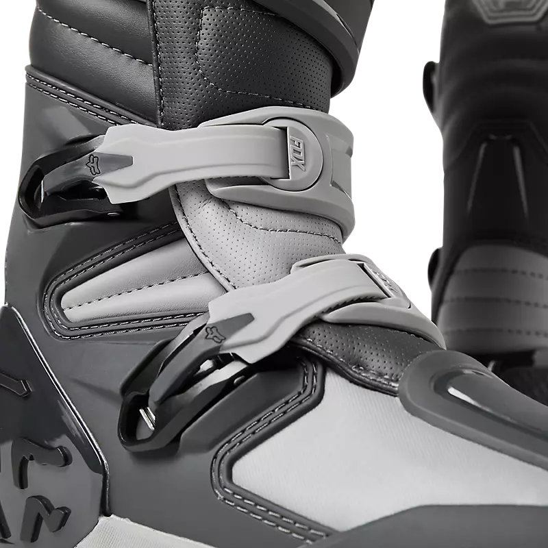 Complete boots