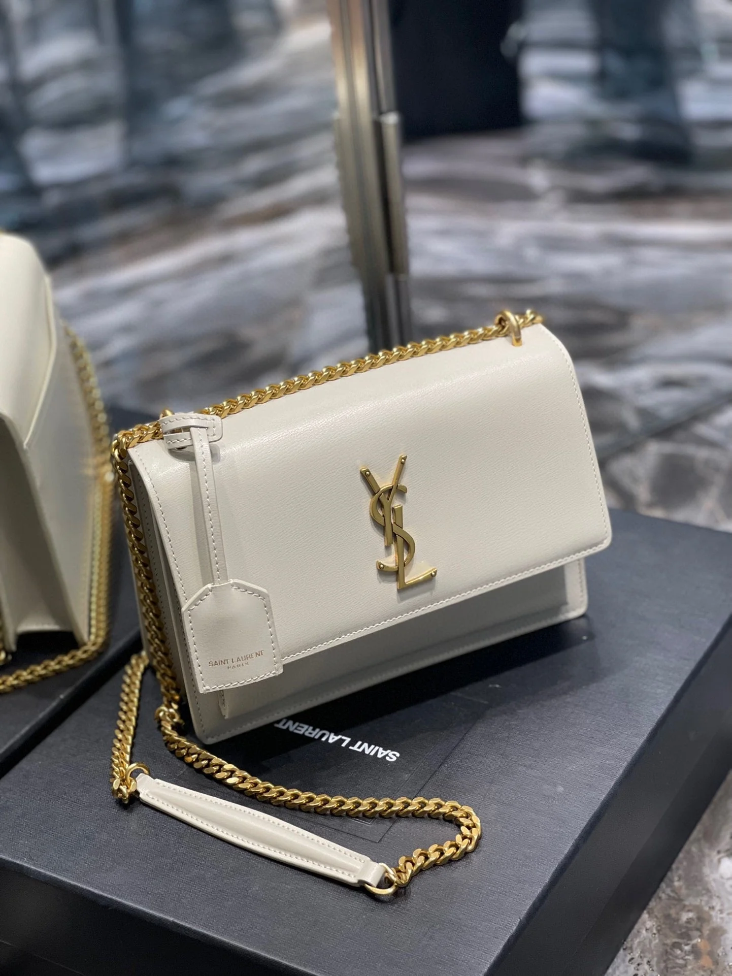 YSL Medium Sunset Bag 22 White Lambskin Gold Tone 22 x 16 x 8cm - Top Club