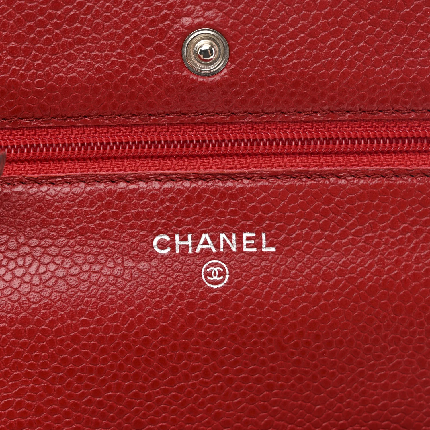 Caviar Quilted Wallet on Chain WOC Red - Top Club